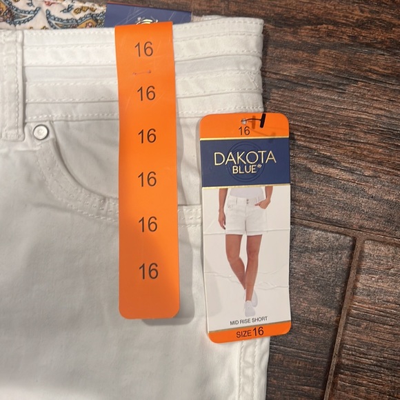 NWT Dakota Blue White Cotton Stretch Midrise Shorts - Picture 3 of 8